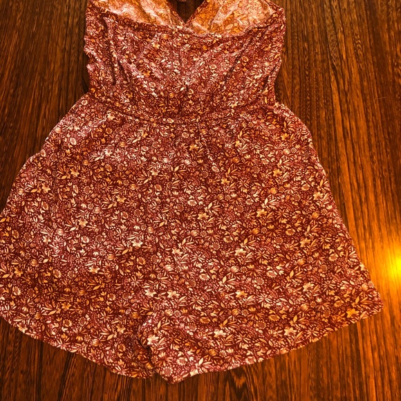 American Eagle red floral romper - Picture 3 of 4